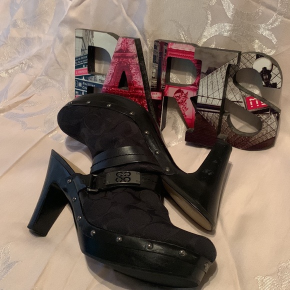 COACH clogs black size: 10 in good worn condition with signs of wear and repair. - Picture 4 of 12